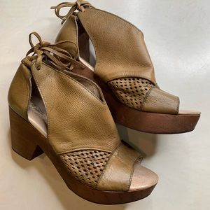Free People Revolver Clog Sandal. Size 39/9